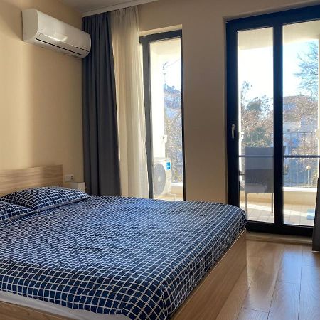 Brand New Apartment With Outdoor Swimming Pool Varna Eksteriør bilde