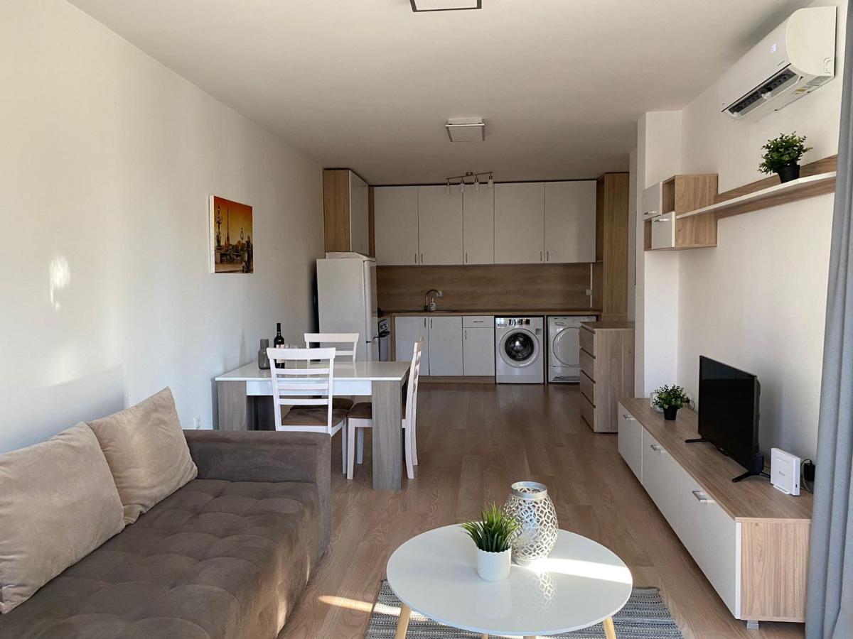 Brand New Apartment With Outdoor Swimming Pool Varna Eksteriør bilde