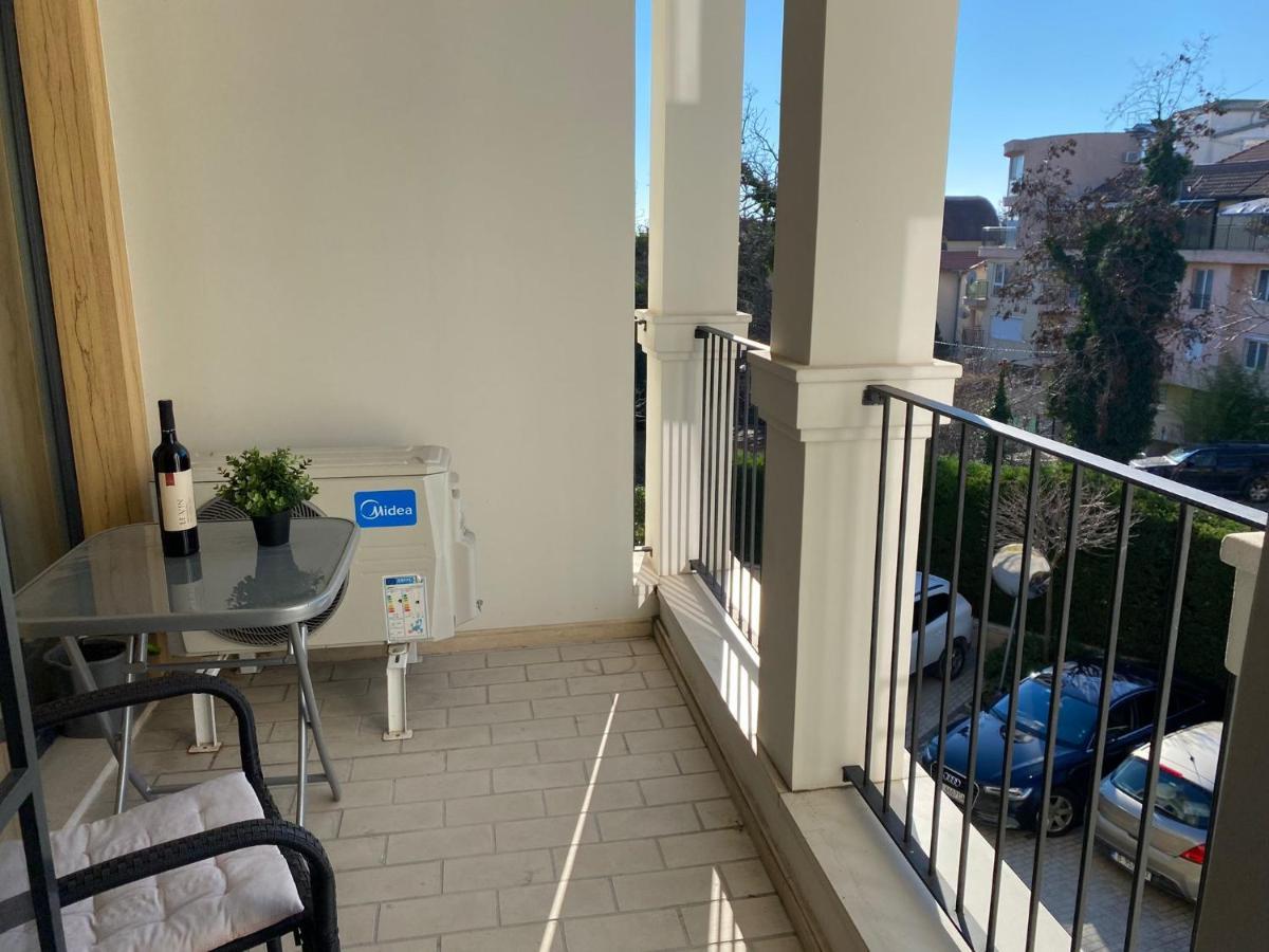 Brand New Apartment With Outdoor Swimming Pool Varna Eksteriør bilde